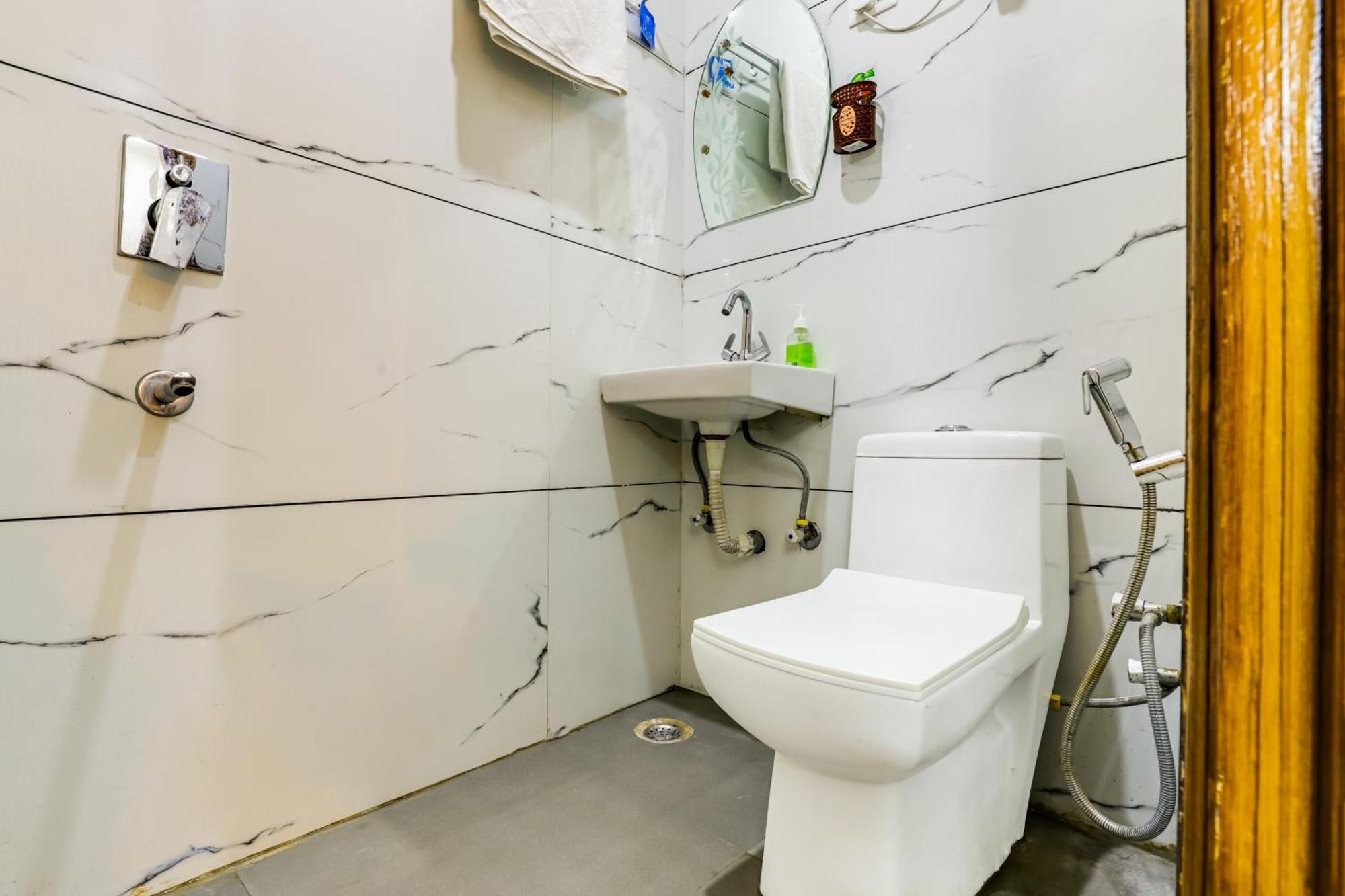 Peacefulhuts 1bhk Nr. Yashobhoomi Icc And Airport *