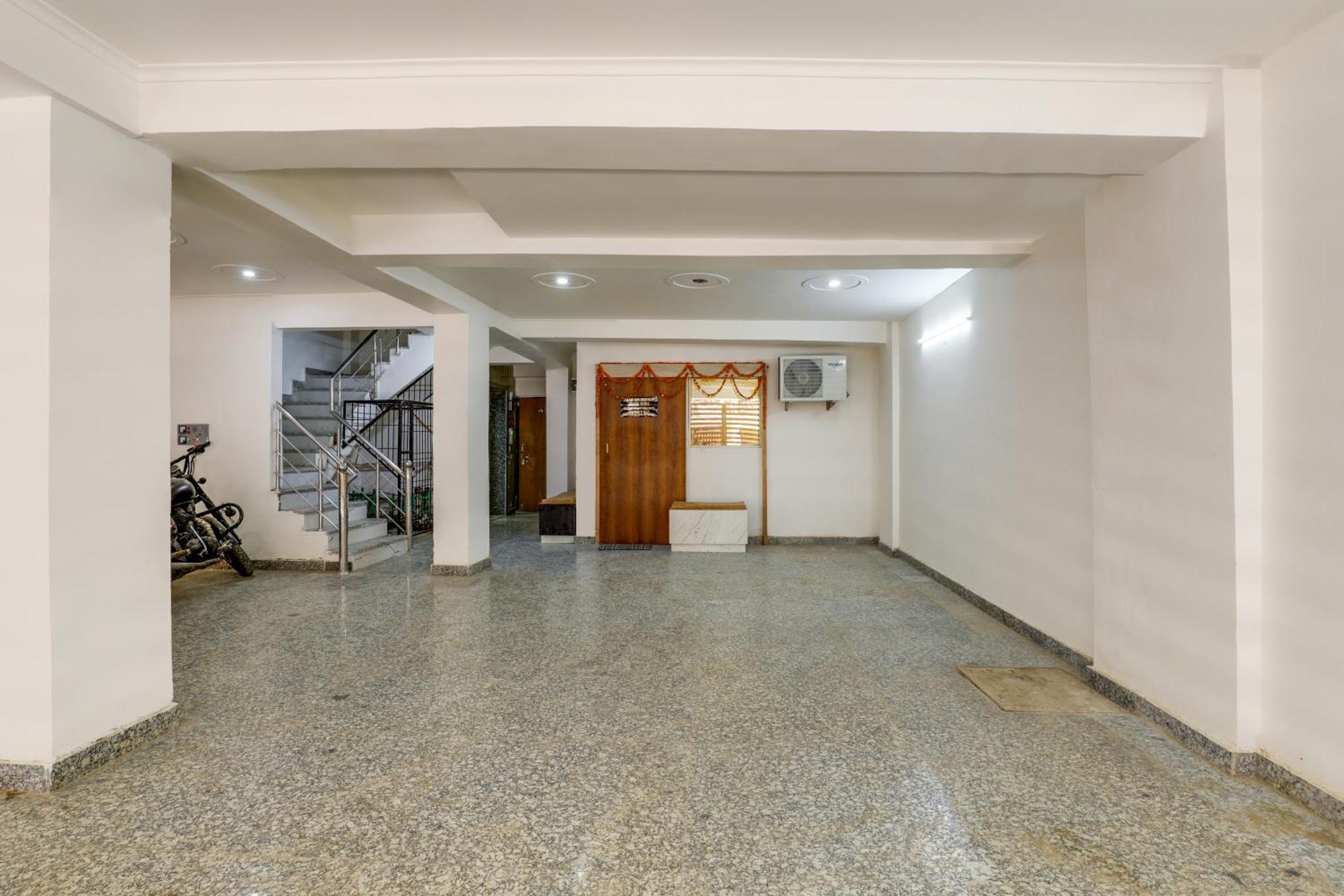 Peacefulhuts 1bhk Nr. Yashobhoomi Icc And Airport Apartment *