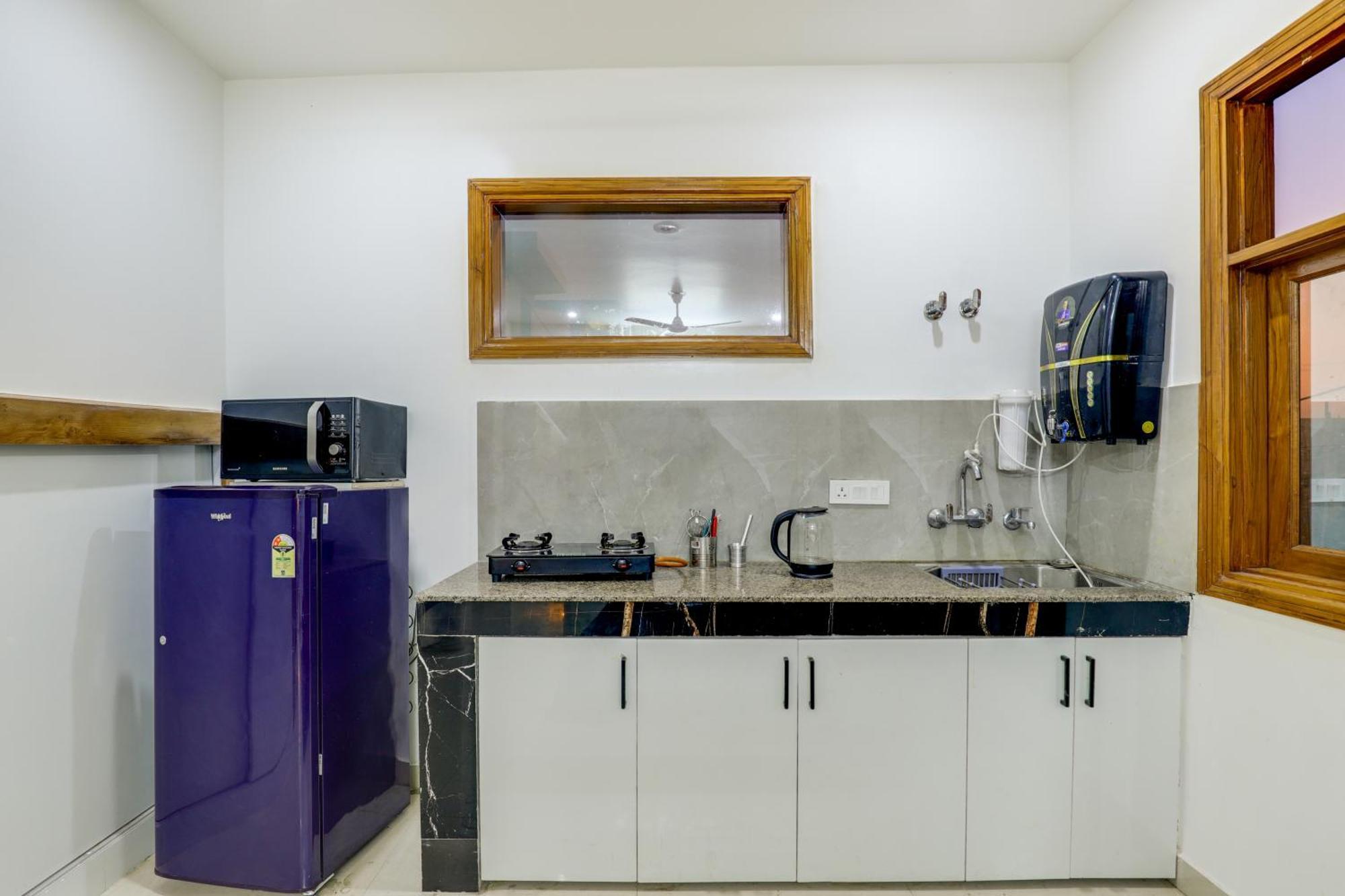 Peacefulhuts 1bhk Nr. Yashobhoomi Icc And Airport New Delhi